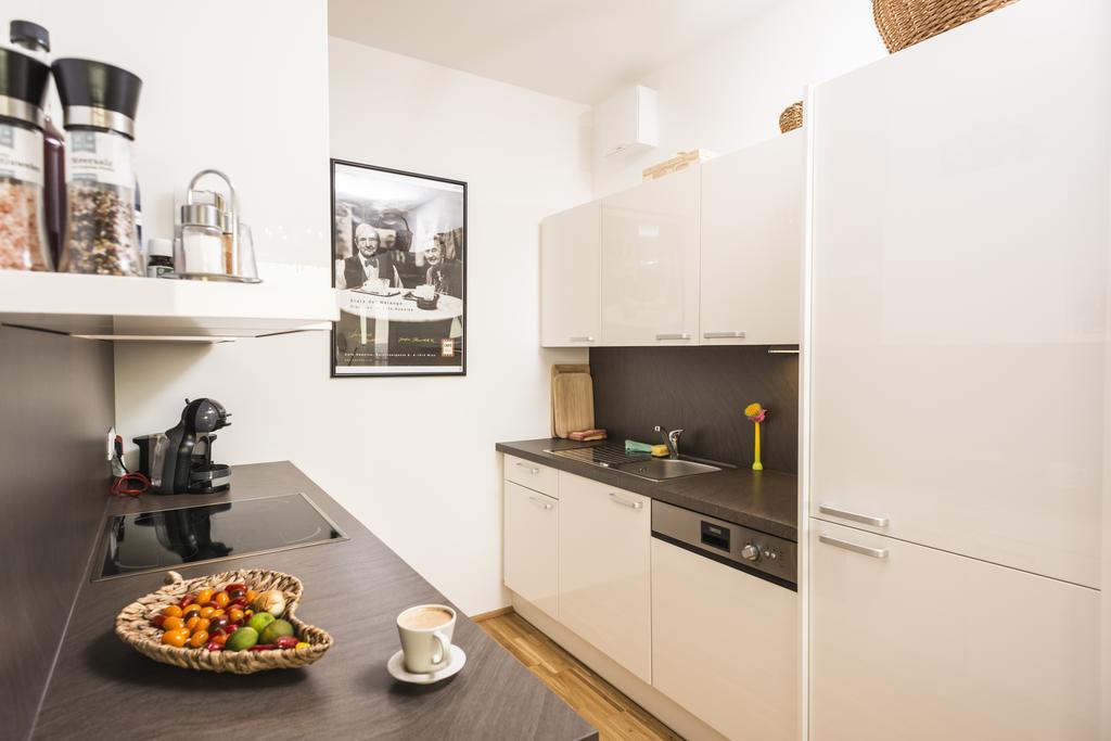 Sky View Apartment Wina Bagian luar foto