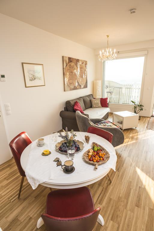 Sky View Apartment Wina Bagian luar foto