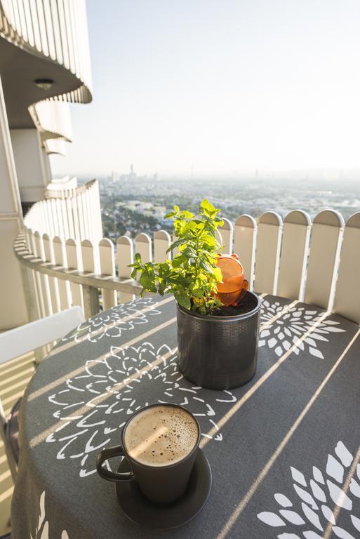 Sky View Apartment Wina Bagian luar foto