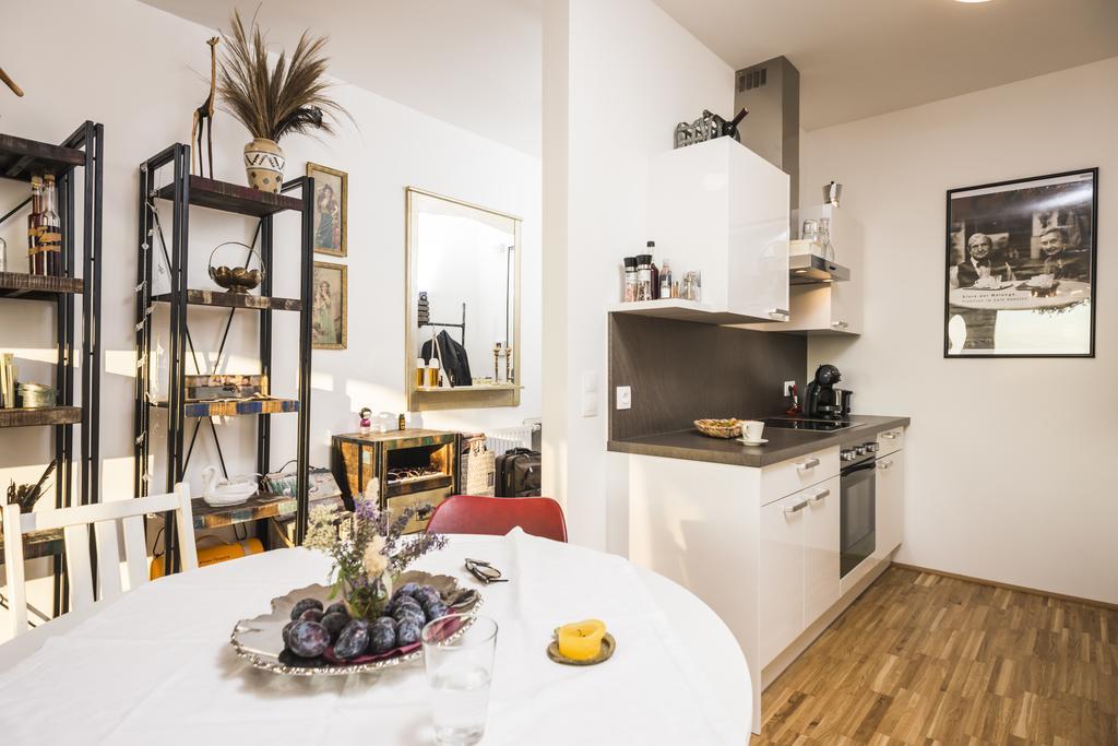Sky View Apartment Wina Bagian luar foto