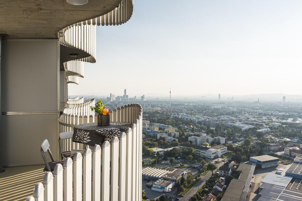 Sky View Apartment Wina Bagian luar foto