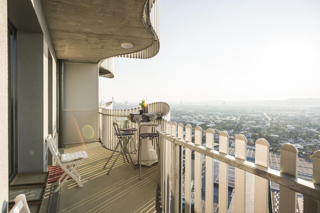 Sky View Apartment Wina Bagian luar foto