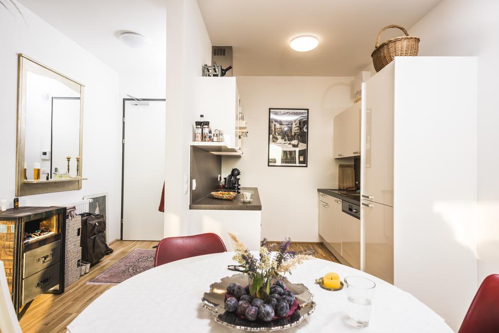Sky View Apartment Wina Bagian luar foto