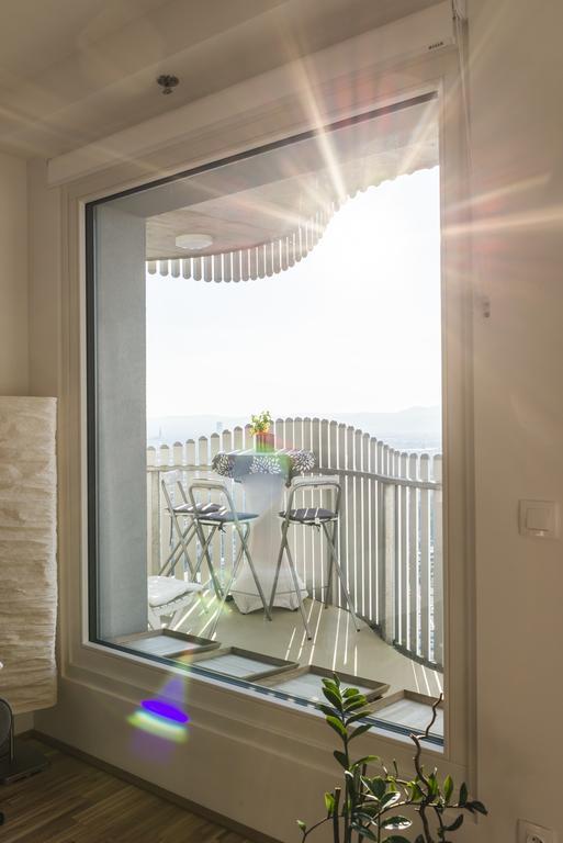 Sky View Apartment Wina Bagian luar foto