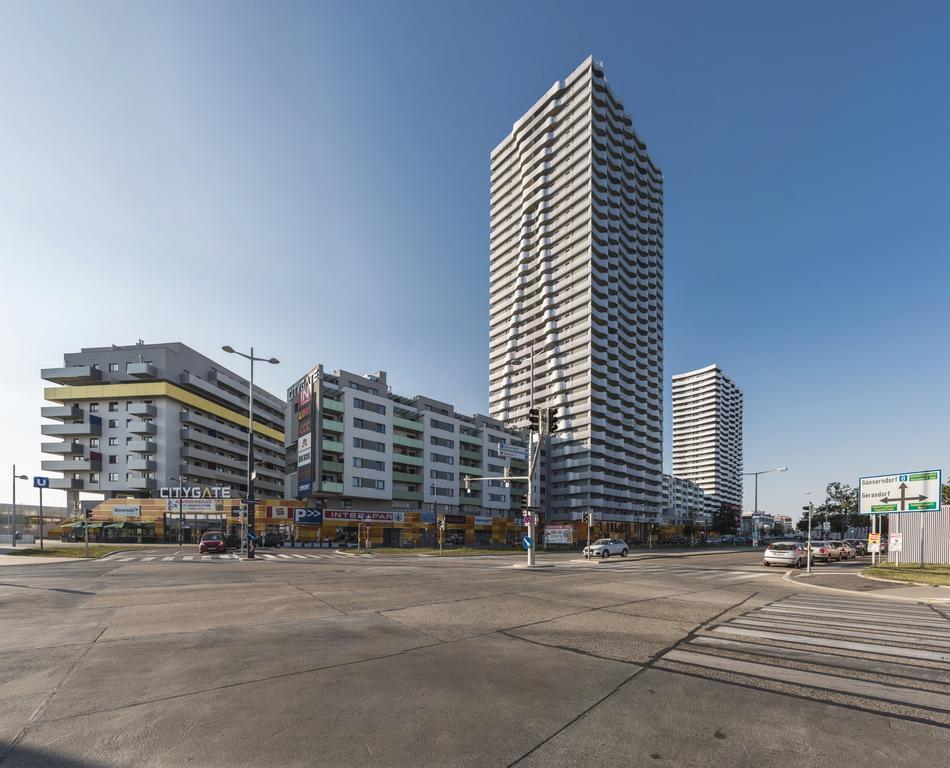 Sky View Apartment Wina Bagian luar foto