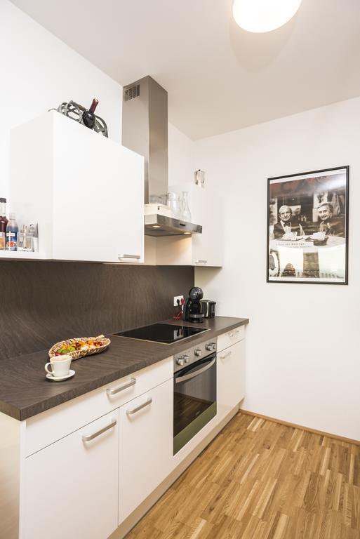 Sky View Apartment Wina Bagian luar foto